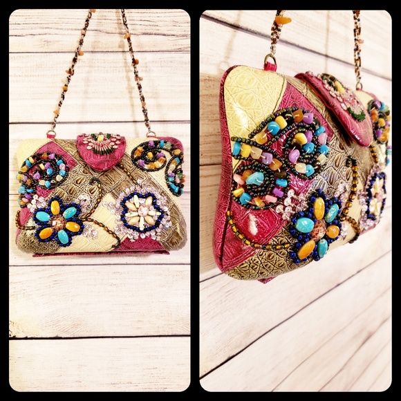 Handbags - Gorgeous Detailed Vintage Handcrafted Bead Handbag